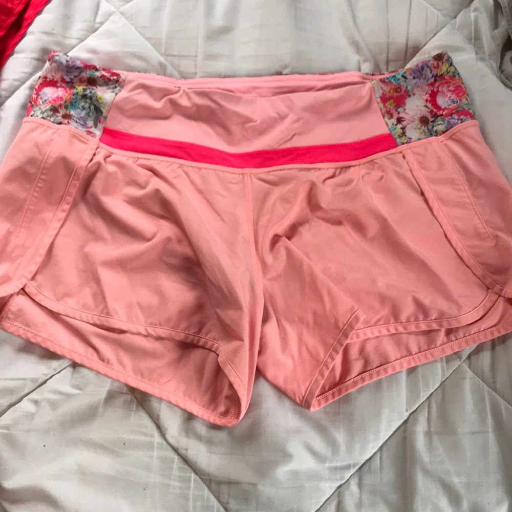 Lululemon tracker shorts